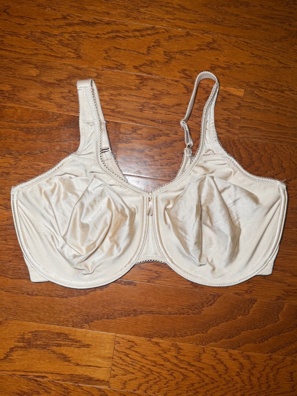 Wacoal | Basic Beauty Full Figure Seamless Underwire Bra Size 40DD in Sand